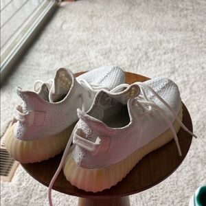 Adidas men’s White Sneakers